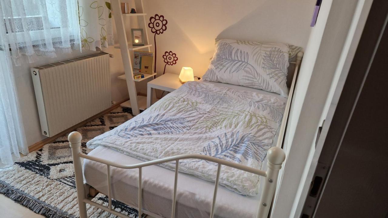 Ferienwohnung Edeltraud, Fusslaeufig Zum See Und 20 Minuten Vom Skigebiet Entfernt Döbriach Exterior foto